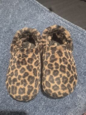 CROCS Leopard Print Fuzzy Mules - Brown and Black